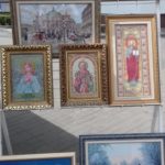 Хтось думає прозою, хтось думає віршем, я ж гострою голкою життя собі вишиваю… 